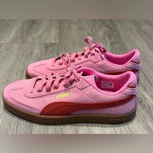 Puma Women's Pink and Red Sneakers